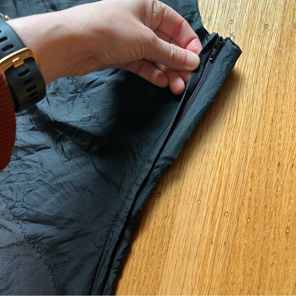 SALE - H&M black silk and satin dress - Picture 4 of 10